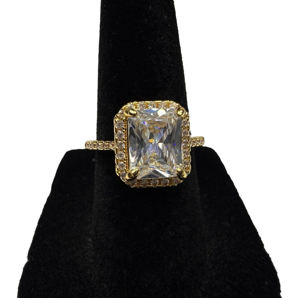 Elegant Gold Tone Emerald Cut Halo Statement Ring w/Clear Crystal Stones Sz 6.5